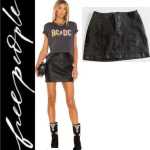 NWoT• FREE PEOPLE Faux Vegan leather Black Mini Skirt • 30”waist • Size 12